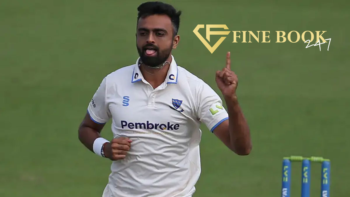 Jaydev Unadkat extends Sussex’s contract through 2026